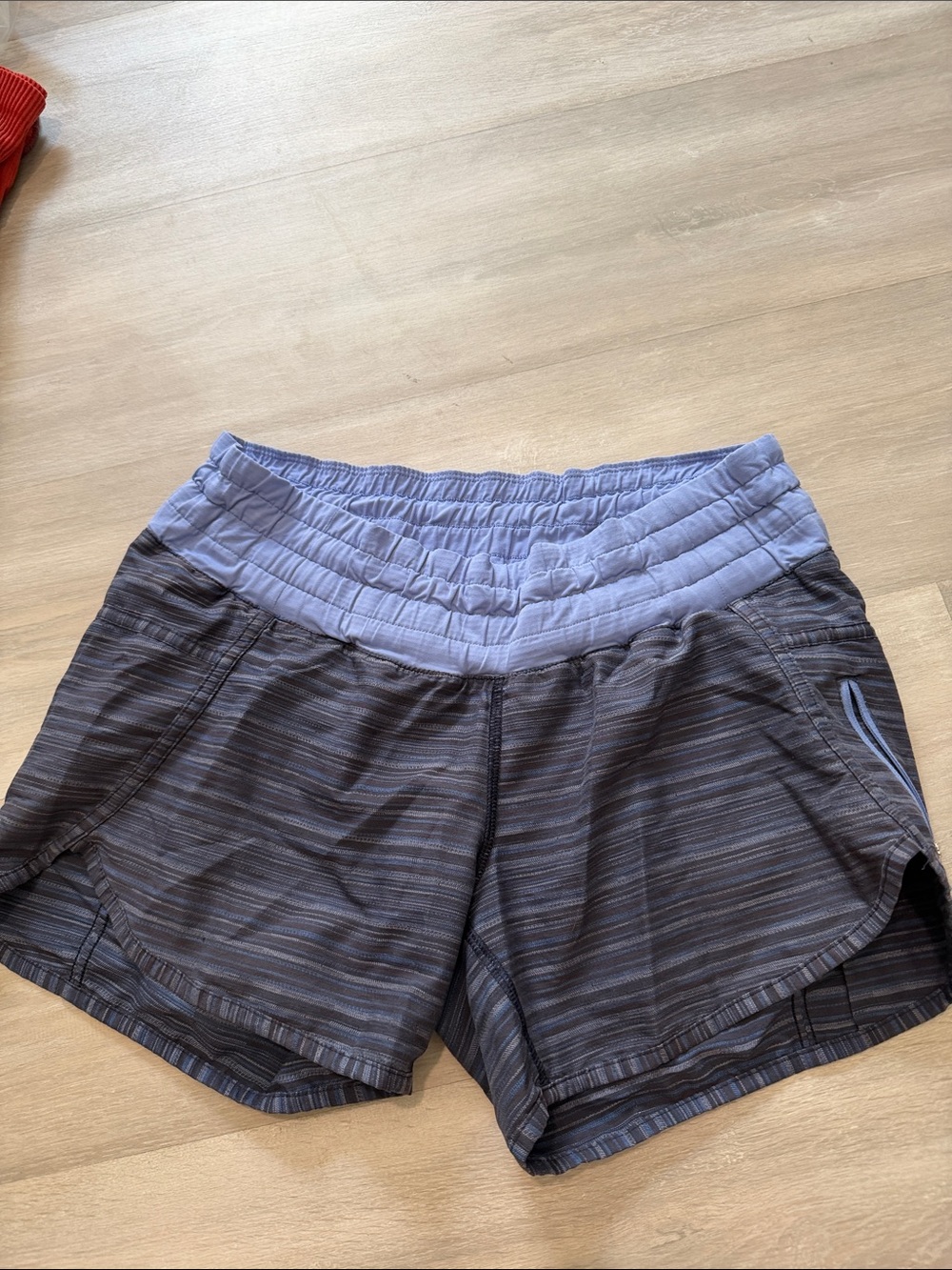 Lululemon Women's Two-Tone Gray & Lavender Athletic Shorts size 6